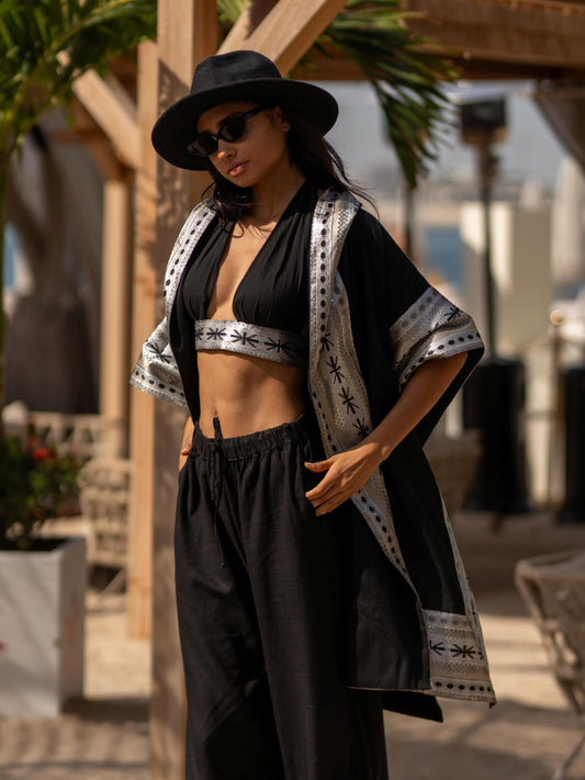 UNVRS Kimono